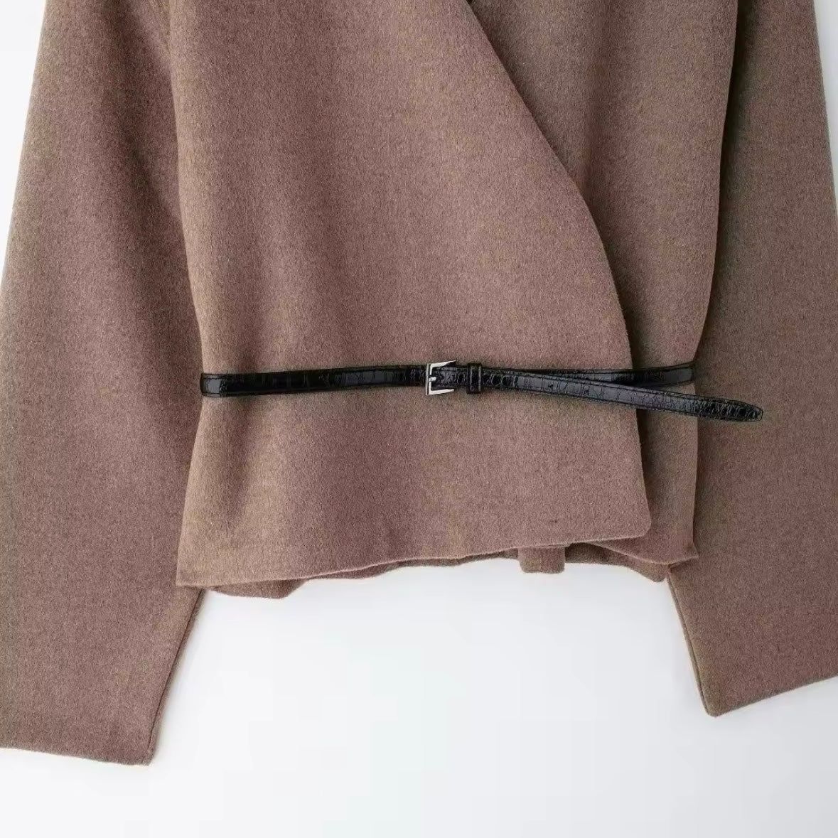 Serena Wrap – Elegante Gürteljacke mit V-Ausschnitt