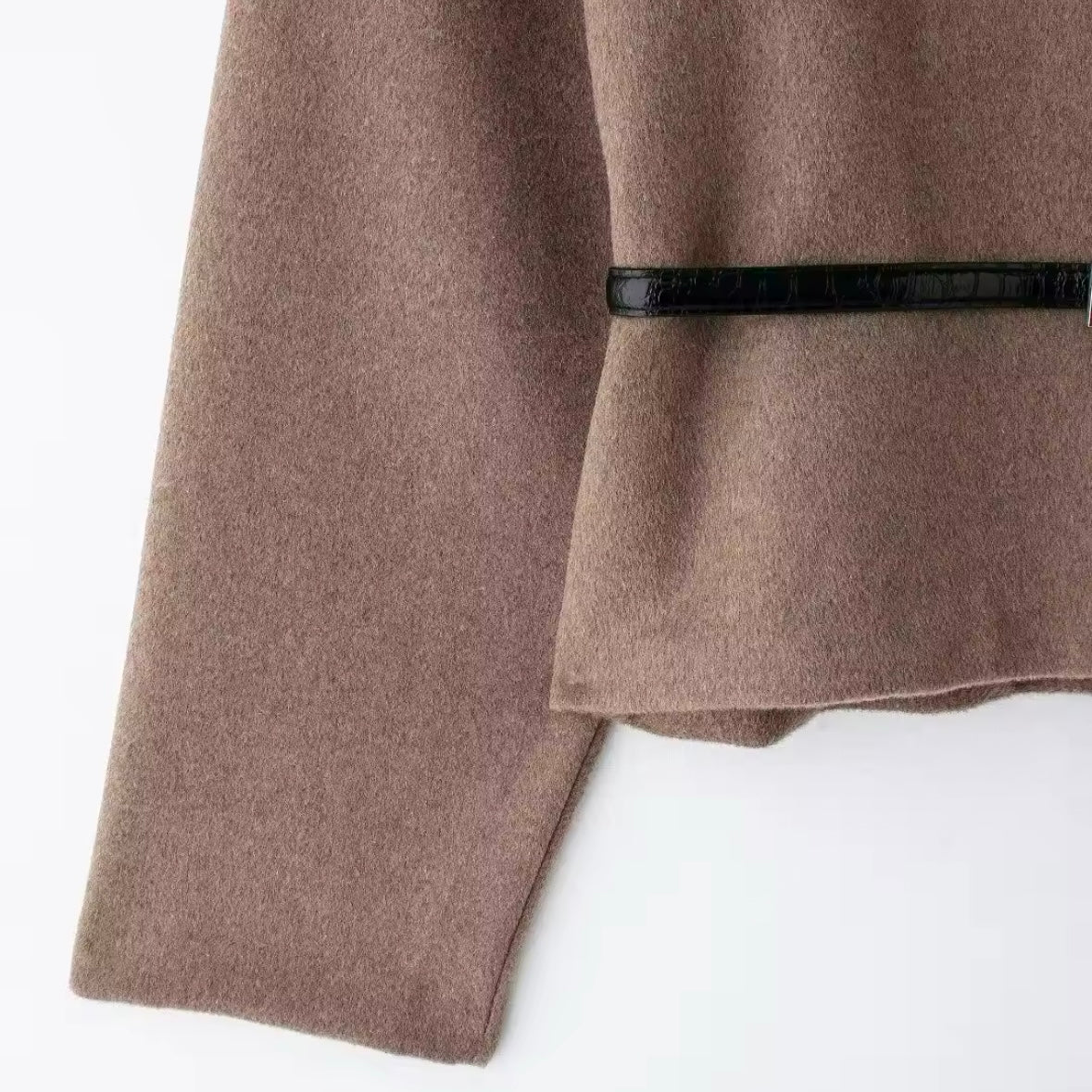 Serena Wrap – Elegante Gürteljacke mit V-Ausschnitt