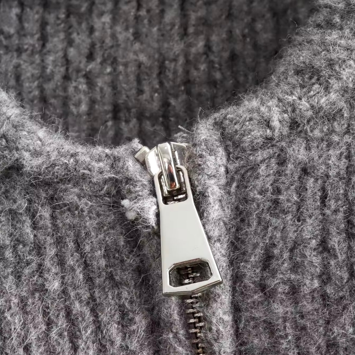 Ayliv Vintage Zipper Pullover